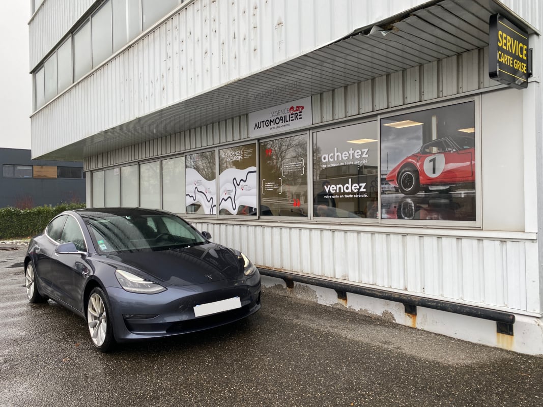 Tesla Model 3 Long Range Dual Motor AWD 398 CV — 1