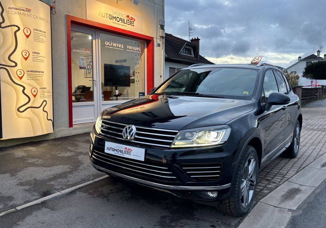 Volkswagen Touareg II 3.0 TDi V6 24V 262 cv R-LINE Attelage — 1