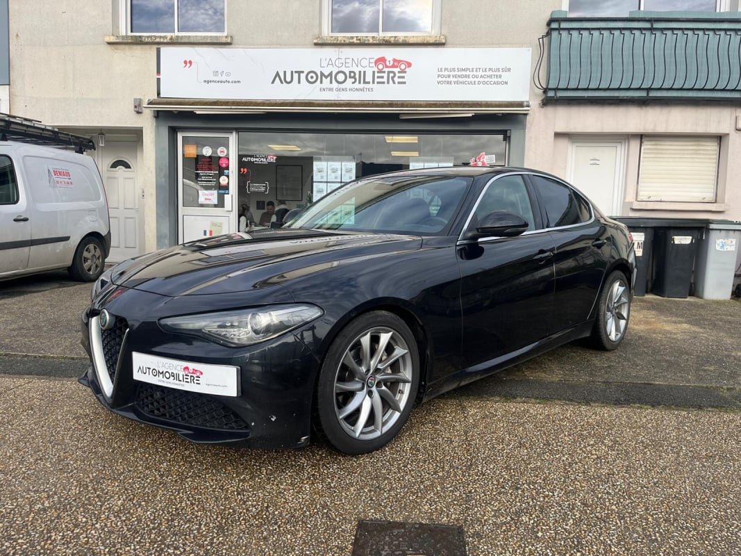 Alfa Romeo Giulia 2.2 JTD LUSSO AT8 180cv Boîte automatique — 1