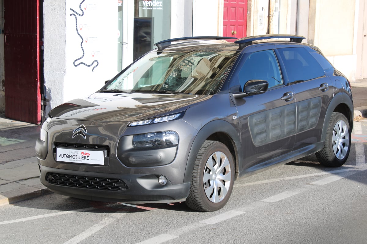 Citroen C4 Cactus 80 FEEL ( Distribution changée, Radar Arr, GPS ... ) — 1