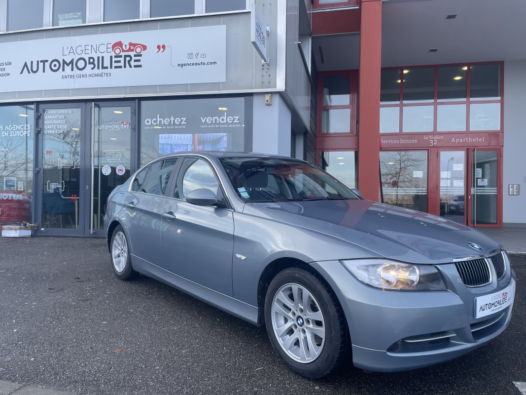 BMW Série 3 E90 325i 2.5 i 24V 218cv Confort — 1