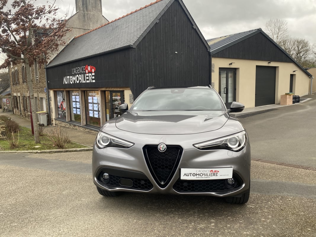 Alfa Romeo STELVIO TURISMO 210 Q4 AT8 — 1
