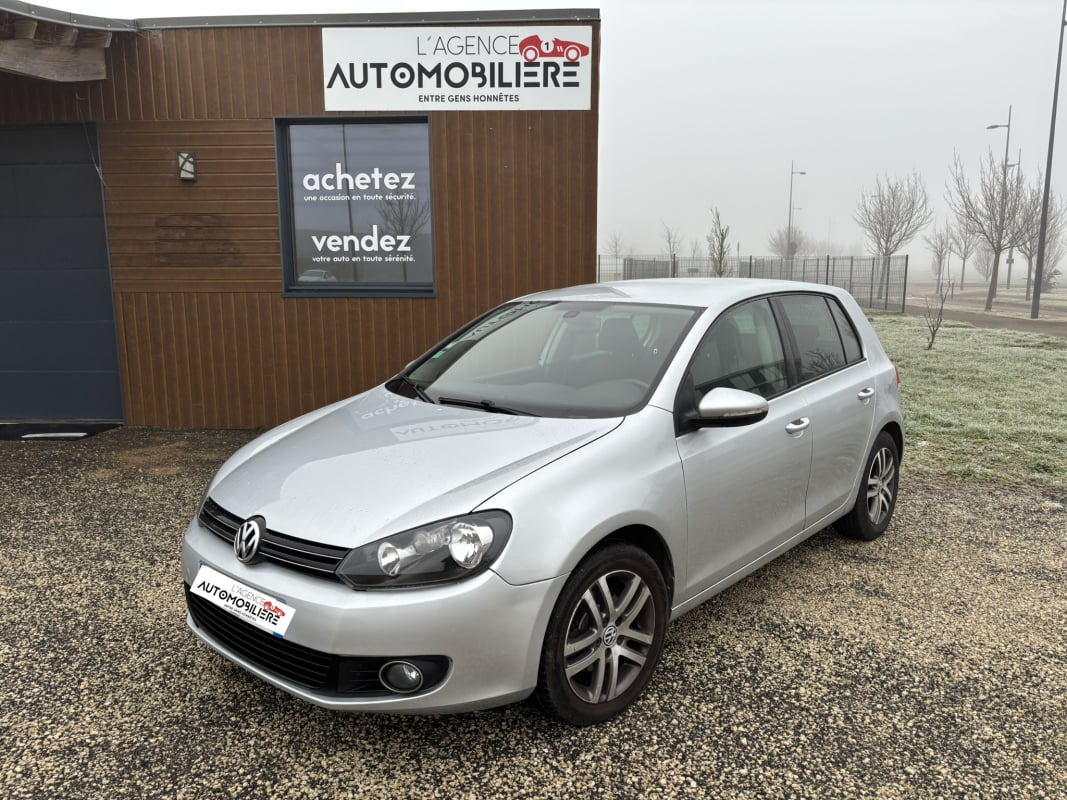 Volkswagen Golf VI 5 Portes 1.6 TDI 16V FAP 105 cv — 1