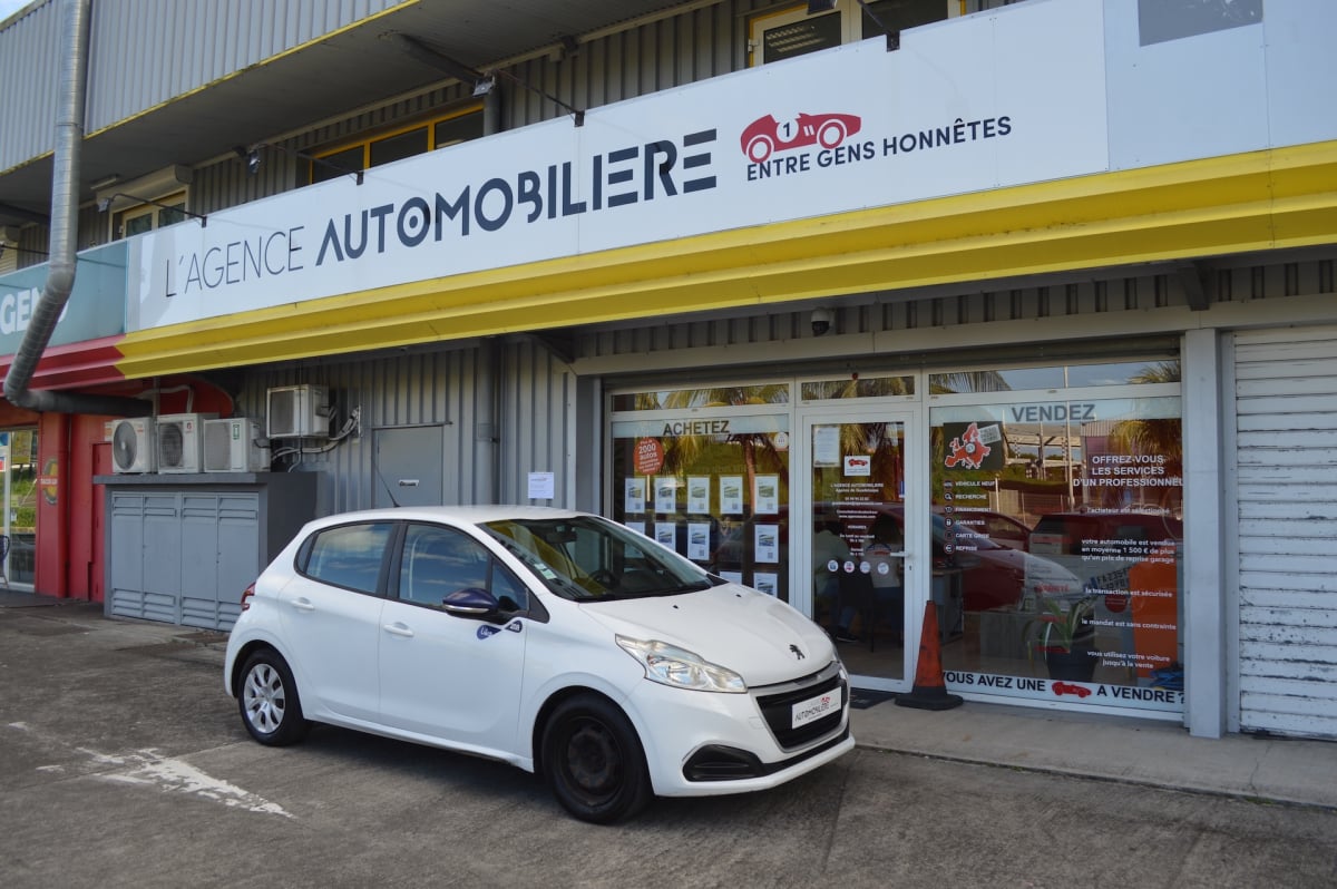 Peugeot 208 1.2 82 S&S ACTIVE 5P — 1