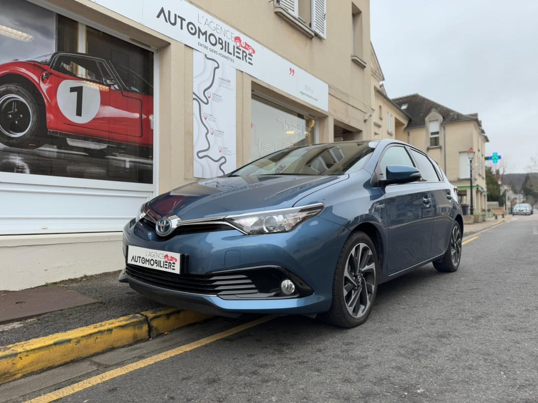 Toyota Auris II HYBRIDE 136H DYNAMIC BUSINESS+ TOIT PANORAMIQUE — 1