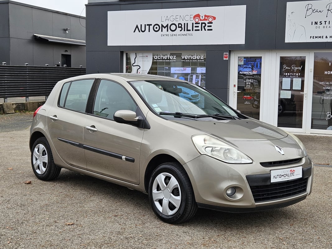 Renault Clio 1.2 TCE 100 CV EXPRESSION CLIM - 79500 KMS — 1