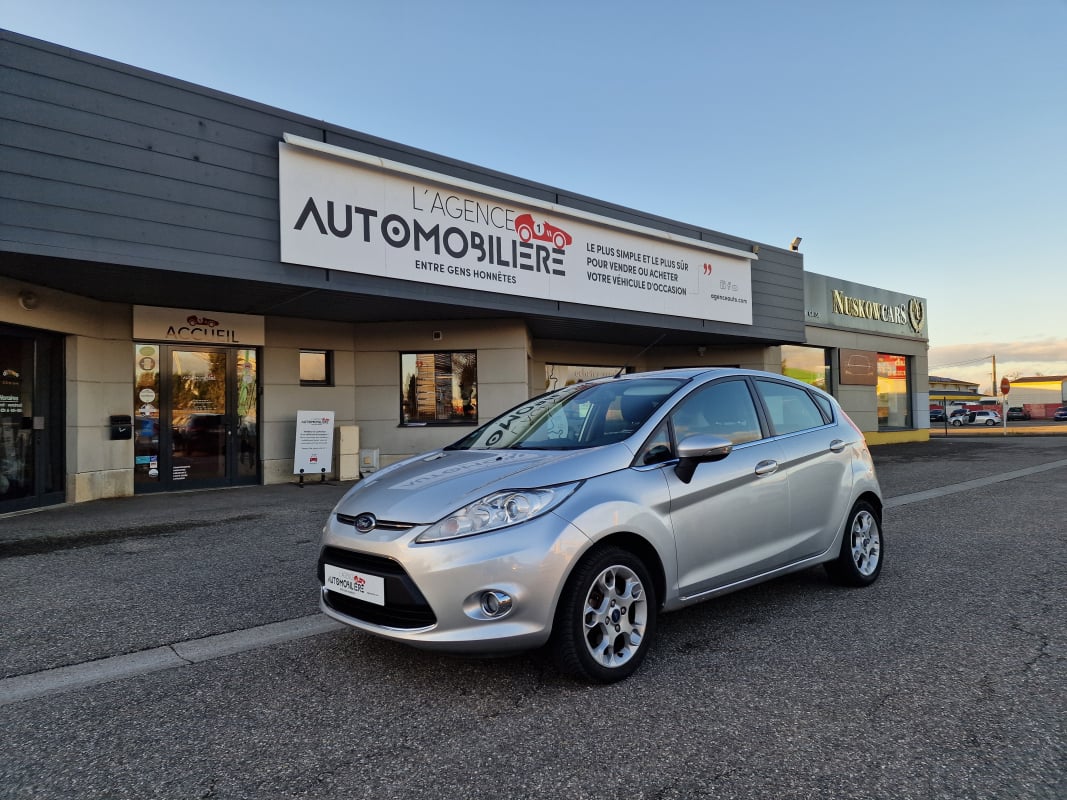Ford Fiesta 1.25 i 16V 82 ch Titanium GARANTIE 12 MOIS — 1