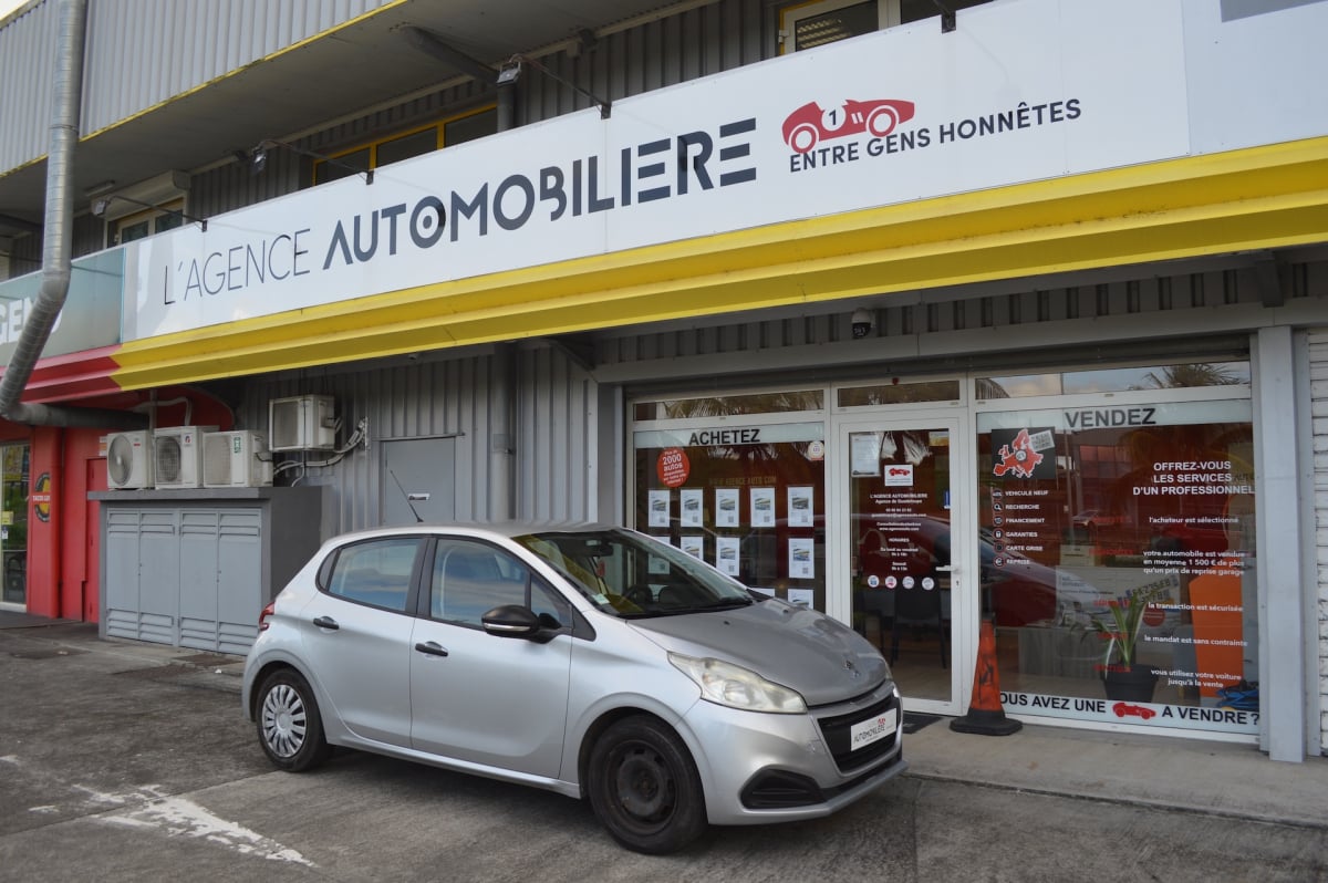 Peugeot 208 1.2 82 S&S ACTIVE 5P — 1