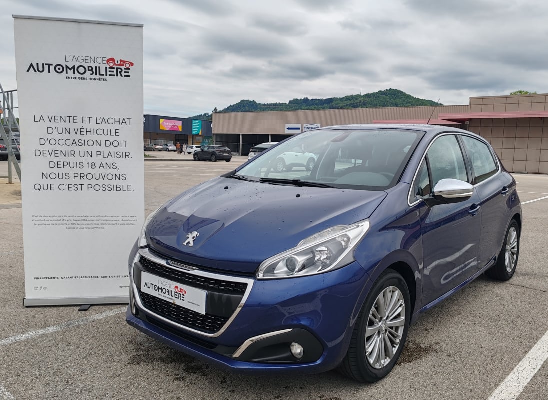 Peugeot 208 (2) 1.2 PURETECH 110 S&S ALLURE EAT6 5P — 1