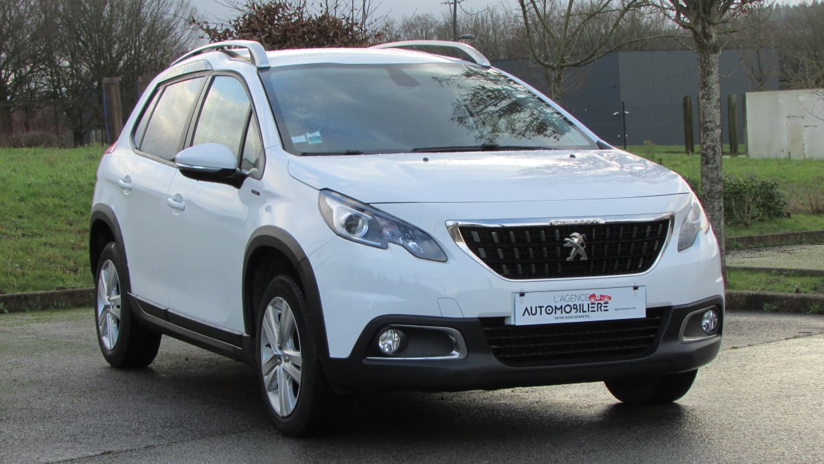 Peugeot 2008 1,5L BLUE HDI 100CH SIGNATURE — 1