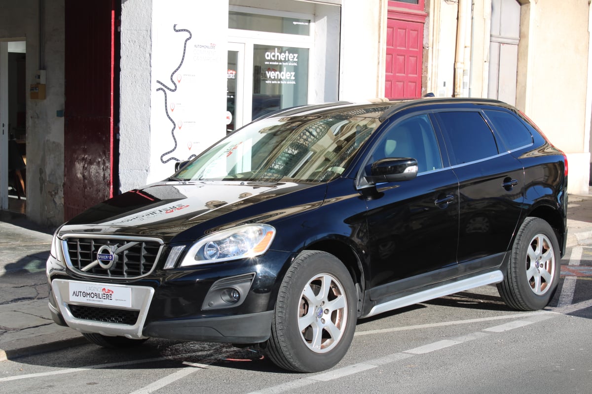 Volvo XC60 2.4 D 175 DRIVE MOMENTUM ( Distribution changée, Radar Arr, Clim ... ) — 1