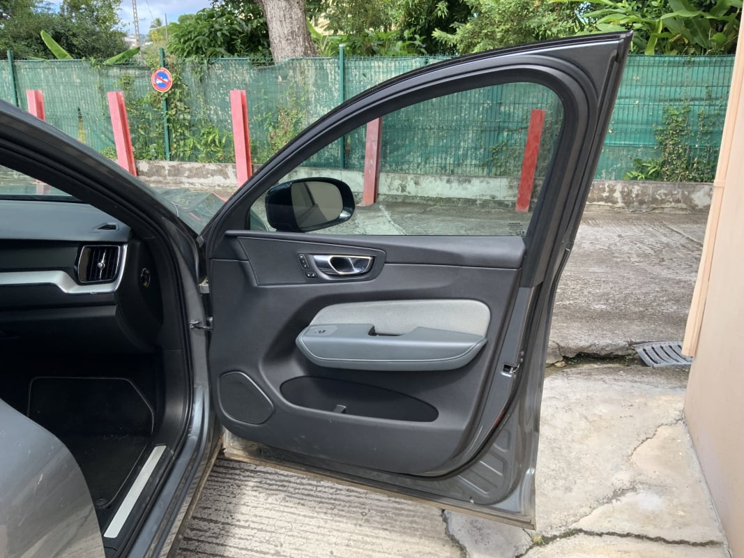 Volvo XC60 D4 190 R-DESIGN GEARTRONIC 8 — 2