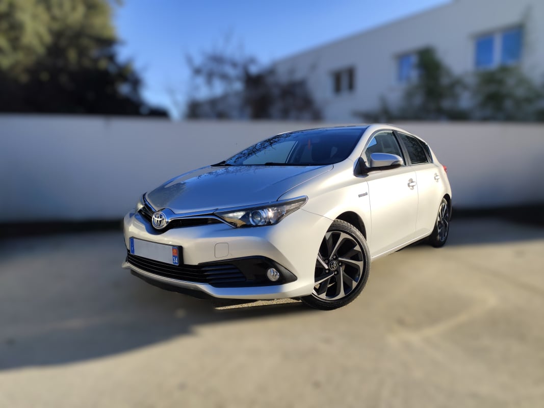 Toyota Auris HSD 136H Design GARANTIE CONSTRUCTEUR — 1