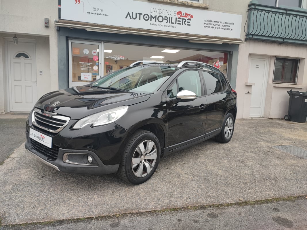 Peugeot 2008 1.2 VTi Style 82 cv 2 EME MAIN — 1