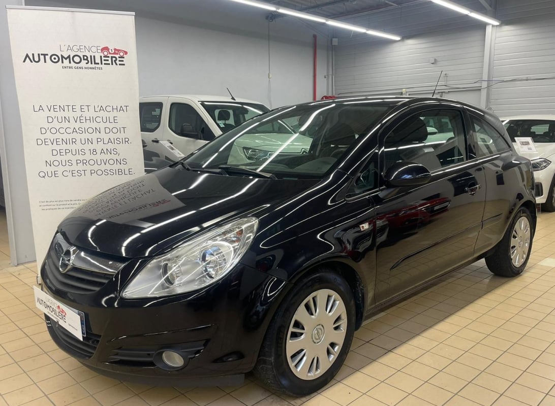 Opel Corsa IV 1.2 TWINPORT ENJOY 3P — 1