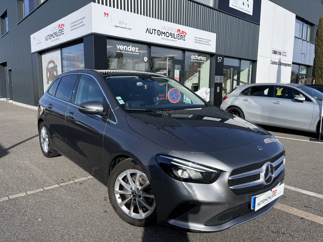 Mercedes-Benz Classe B 180 1.3i 7G-DCT 136CV SIÈGES CHAUFFANTS/CAMÉRA DE RECUL - GARANTIE 12 MOIS — 1