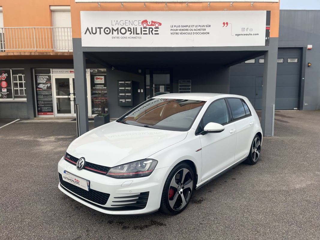 Volkswagen Golf GTI 2.0 TFSI 230 cv Radar de recul/Sièges Chauffants — 1