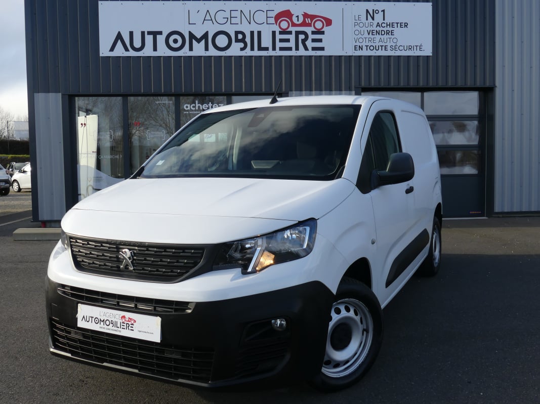Peugeot Partner 130 CV EAT8 PREMIUM 3 PLACES — 1