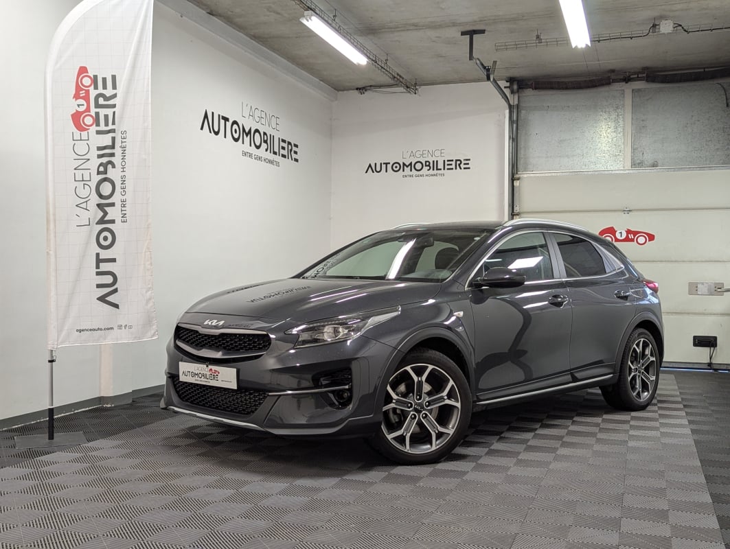 Kia Xceed (2) 1.5 T-GDI 160 ISG ACTIVE BVM6 — 1