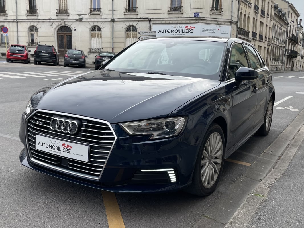 Audi A3 Sportback 1.4 TFSI 204 CH E-TRON BUSINESS LINE S TRONIC - TOIT OUVRANT -  ENTRETIEN CONSTRUCTEUR