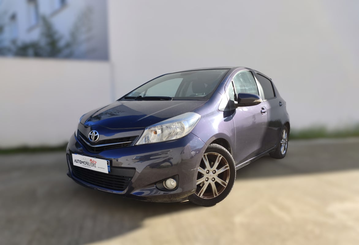 Toyota Yaris 1.4 D4D 90 STYLE ( haut de gamme ) garantie 12 mois — 1
