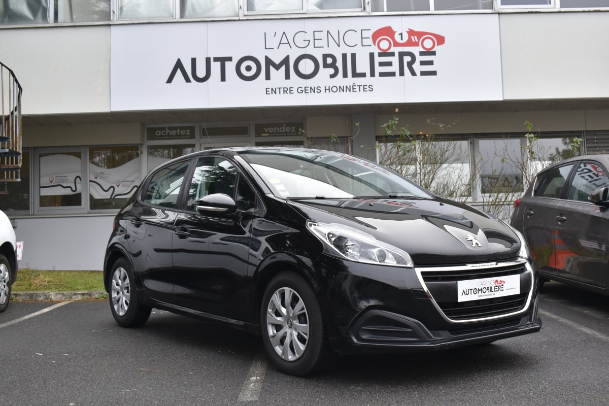 Peugeot 208 I ALLURE Phase 2 5 Portes 1.6 Blue HDi 75 cv — 1