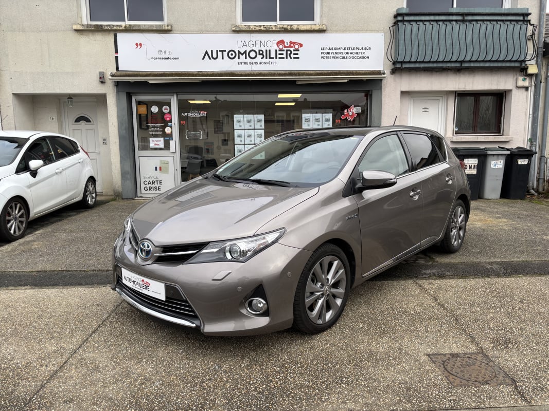 Toyota Auris 1.8 VVT-i HSD CVT 136 CV STYLE - 1ère main - Faible kilométrage — 1