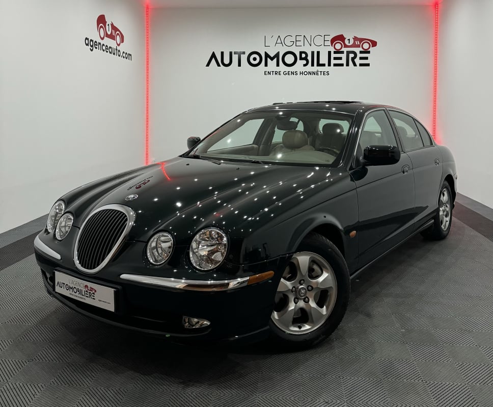 Jaguar S Type S-TYPE 4.0 V8 276CV BVA TOIT OUVRANT/CUIR ELECT/REGULATEUR/CLIM AUTO/JANTES ALU/RADAR AR — 1