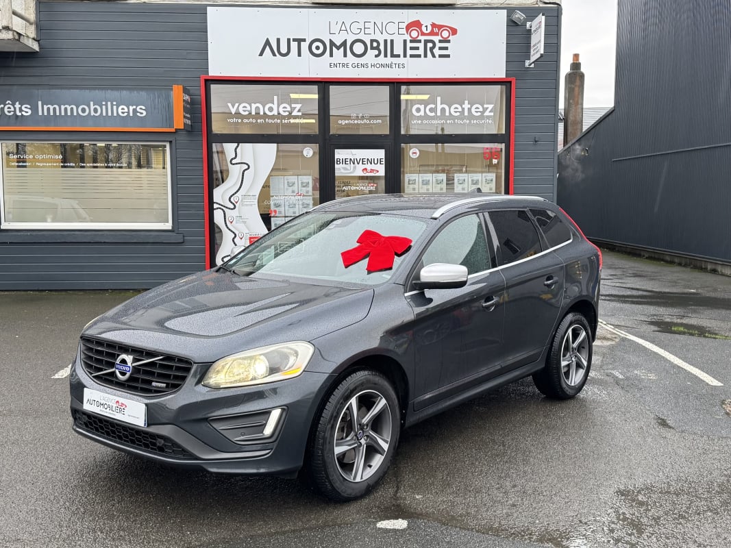 Volvo XC60 D5 2.4 TDi AWD 215 ch BVA7 R-DESIGN (Toit ouvrant) — 1