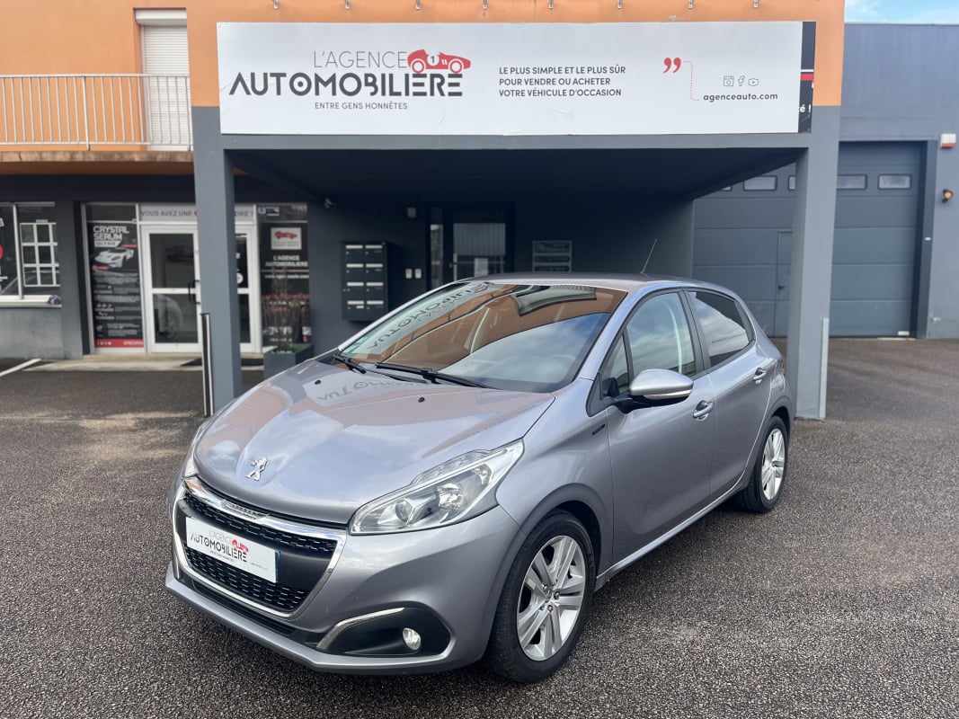 Peugeot 208 Signature 1.2 VTi 82 cv 1ère main/Caméra de recul/AppleCarPlay — 1