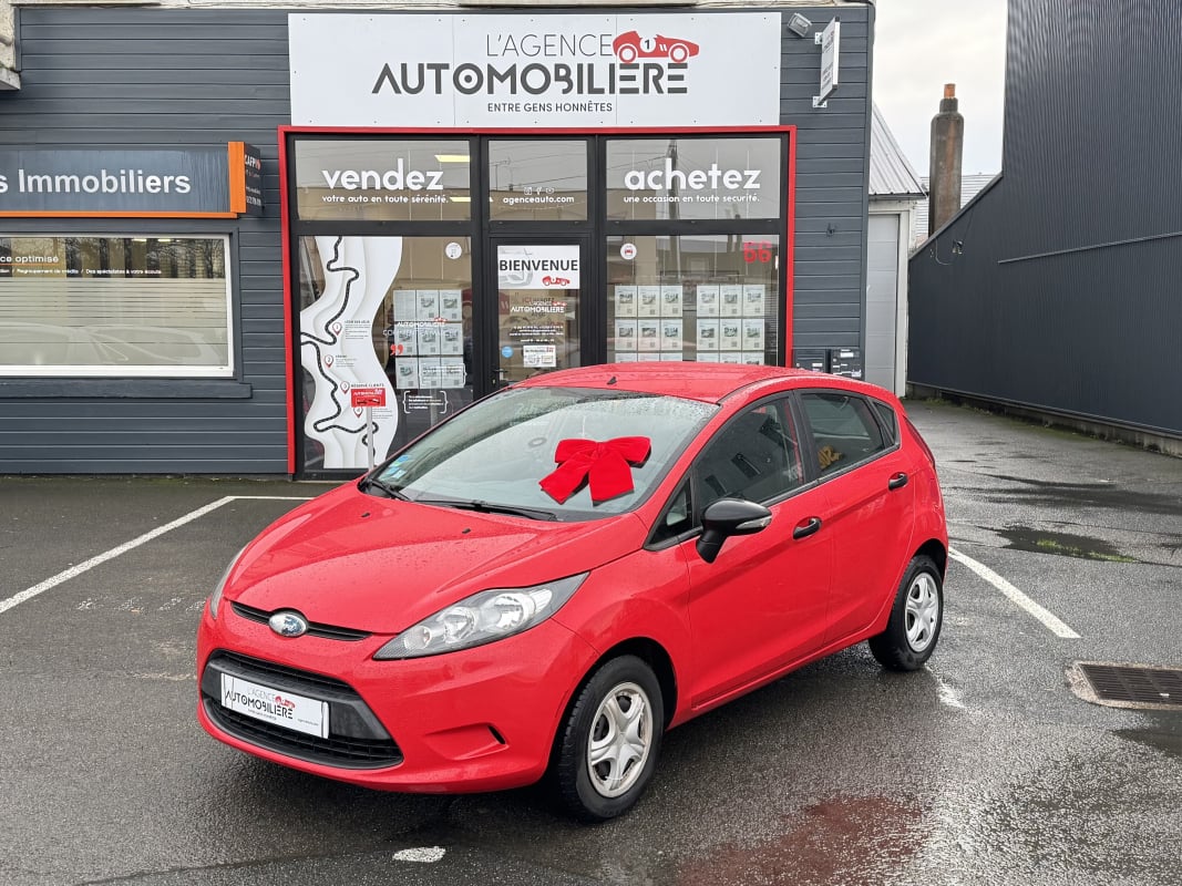 Ford Fiesta 5 Portes 1.4 TDCI 70 Bvm5 Ambiante — 1