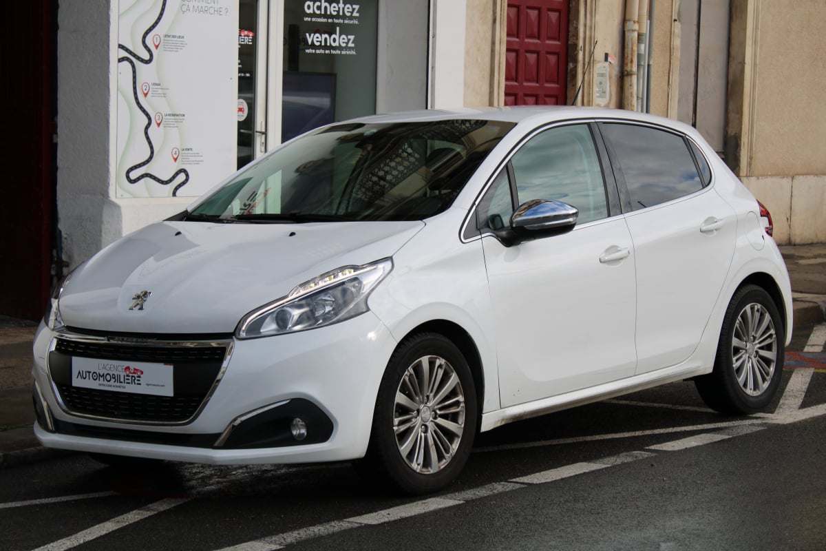 Peugeot 208 GENERATION-I - 110 ALLURE EAT BVA START-STOP ( Entretien Peugeot, 1ère main, Caméra de recul ... ) — 1