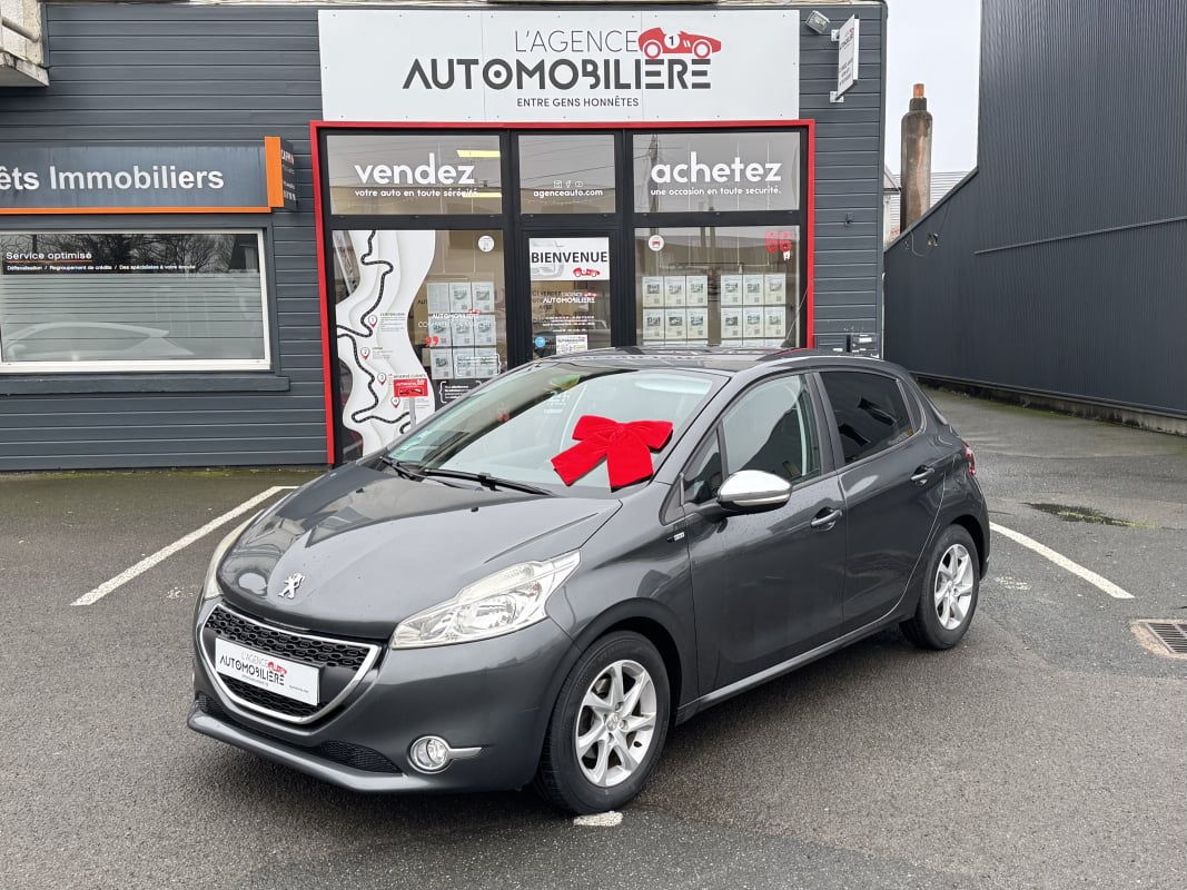 Peugeot 208 1.2 Essence 82Ch BVM5 Style — 1