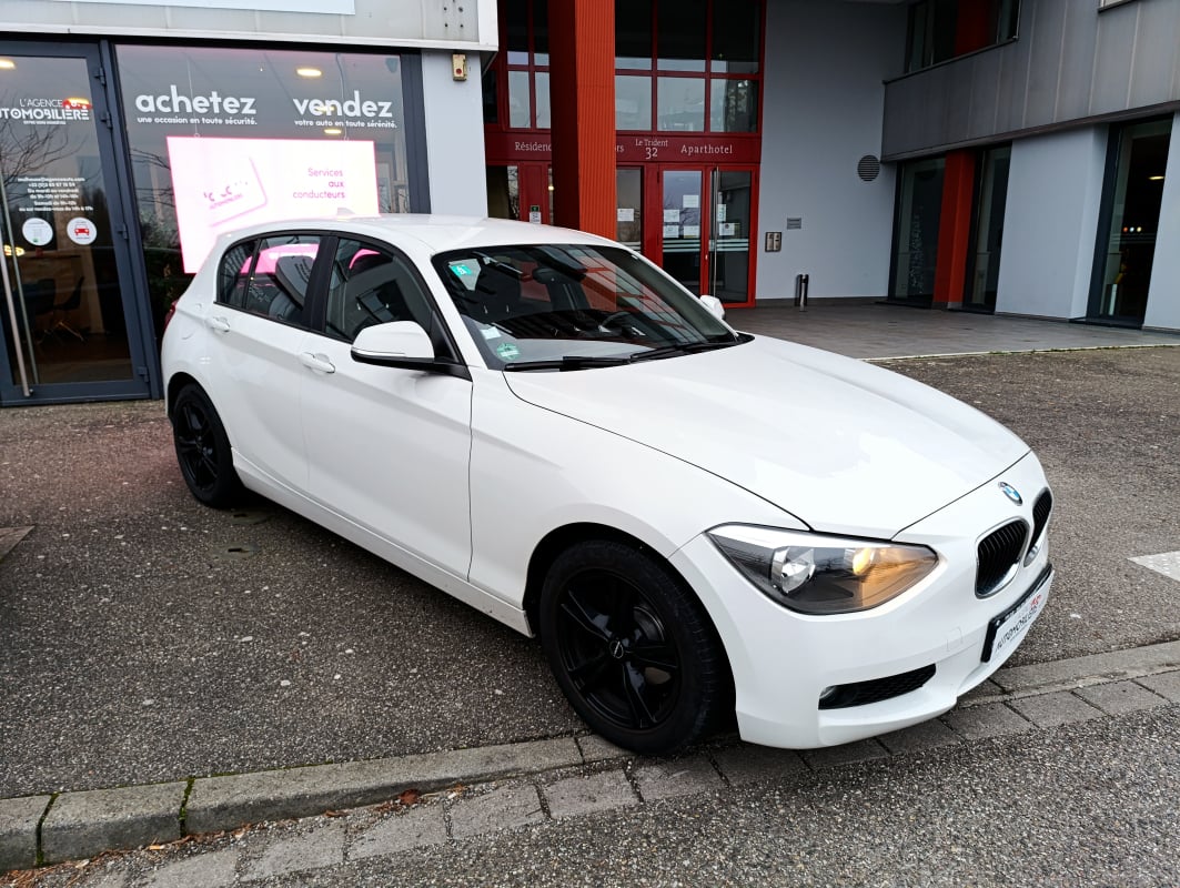 BMW Série 1 116i 1.6i 136 cv 5P UrbanLife — 1