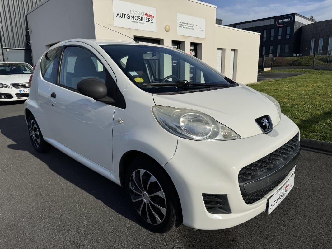 Peugeot 107 1.0i 70 3 Portes URBAN | GARANTIE 6 MOIS — 1