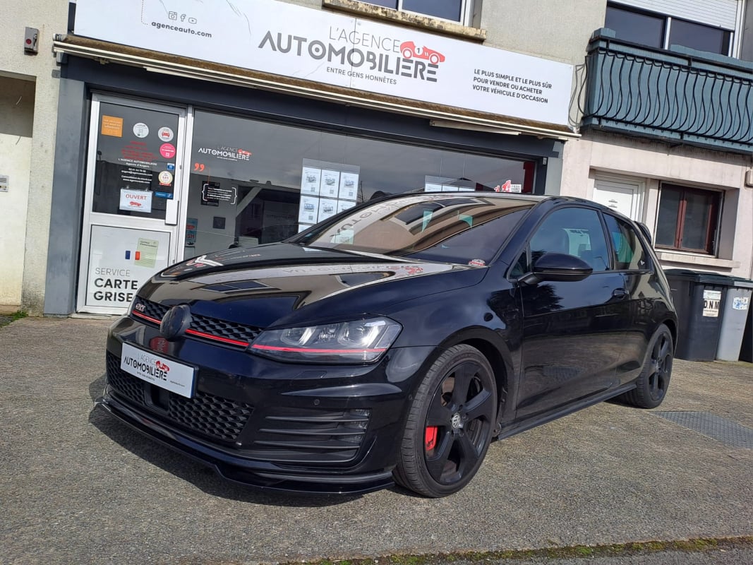 Volkswagen Golf GTI PERFORMANCE 2.0 TFSI 230cv DSG6 — 1