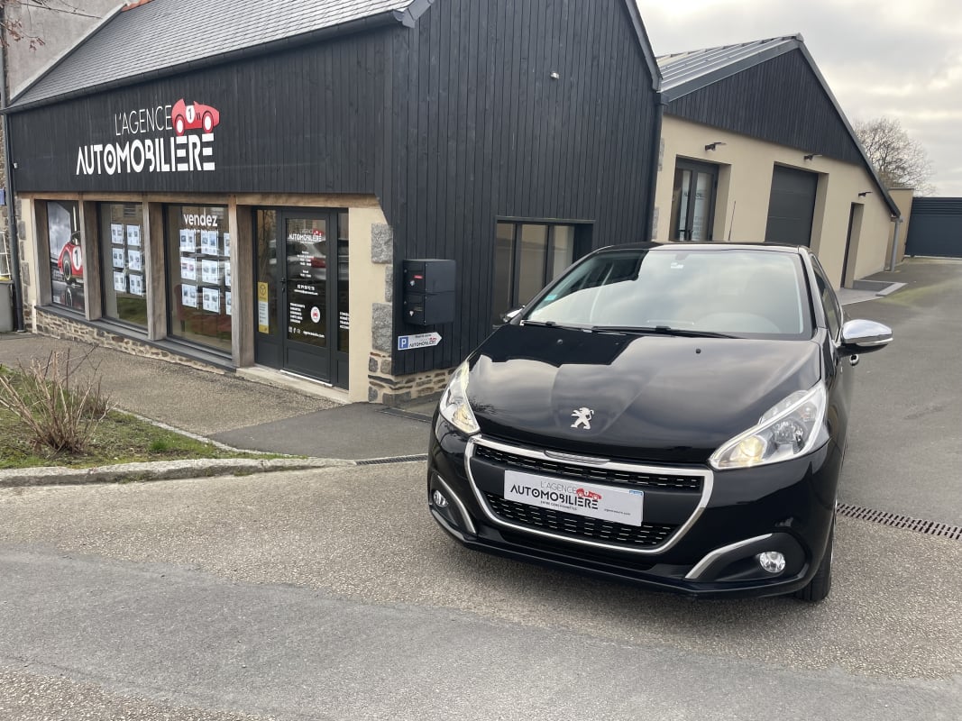 Peugeot 208 URBAN SOUL 1.6 BLUEHDI 75 CH 5 PORTES — 1