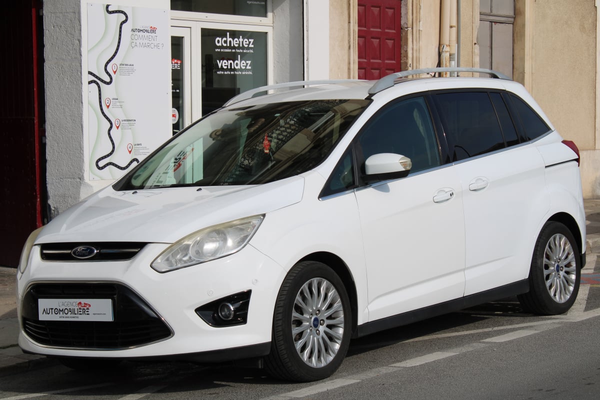 Ford Grand C-max 1.6 TDCI 115 TITANIUM ( Radar Av / Arr, Attelage, Bluetooth ... ) — 1