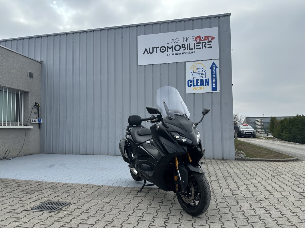 Yamaha T-MAX Tech Max 560 — 1