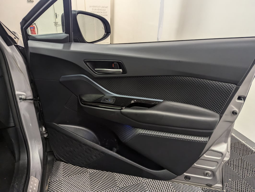 Toyota C-HR HYBRIDE 184 COLLECTION — 28