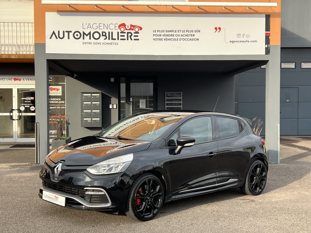 Renault Clio RS 1.6 Turbo EDC6 200 CV — 1