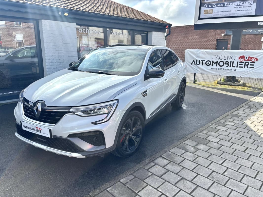 Renault Arkana 1.6 E-TECH 145 RS LINE 1ÈRE MAIN — 1