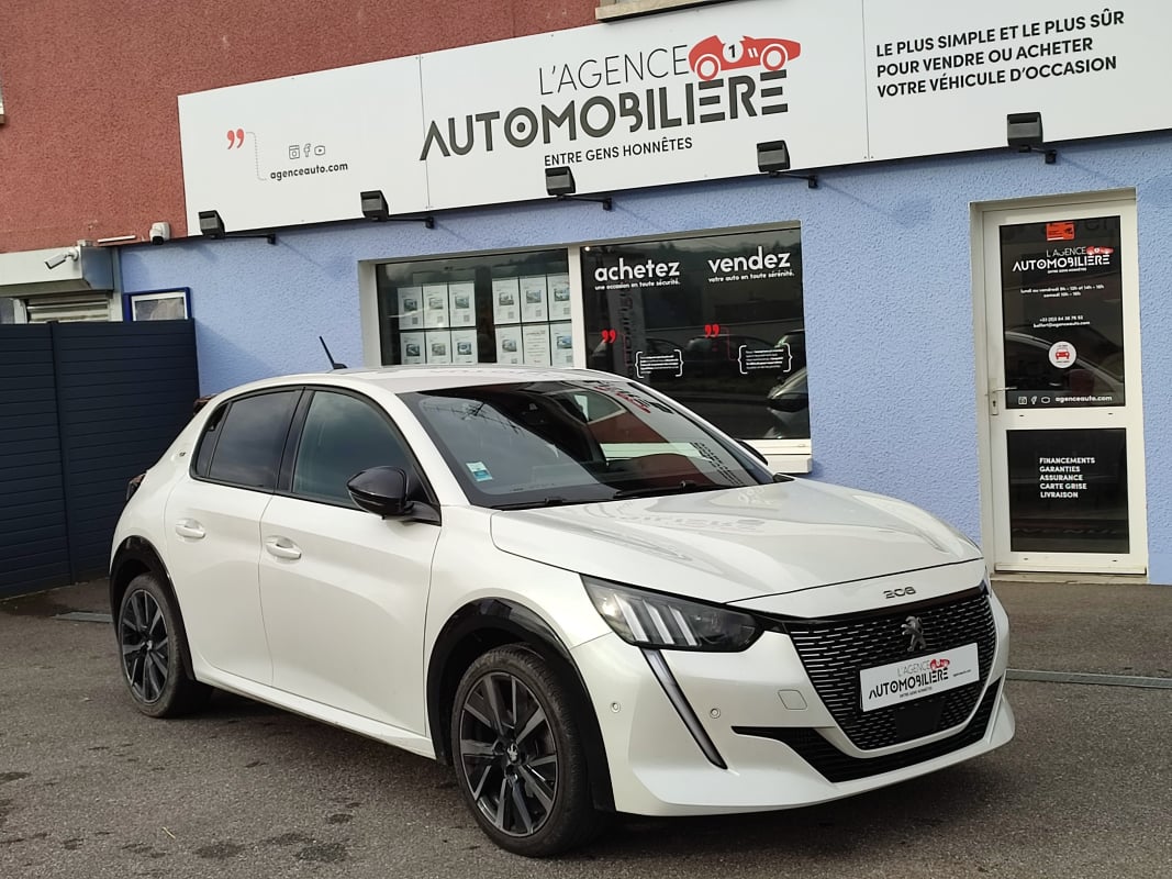 Peugeot 208 1.2 puretech 100ch gt pack eat8 1ère main — 1