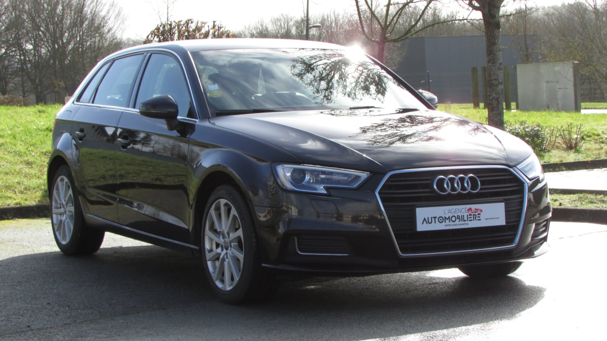 Audi A3 SPORTBACK 1,6L TDI 110CH BVM6 DESIGN — 1