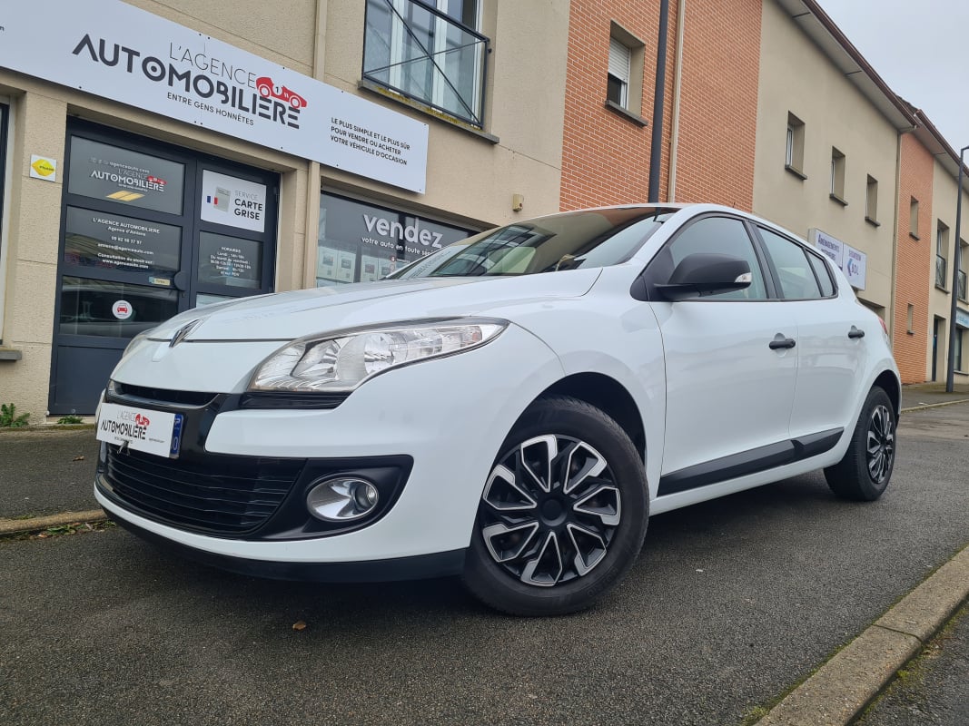 Renault Megane III 1.5 DCI 90 LIFE garantie 12 mois — 1