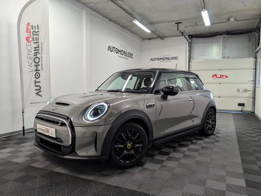 Mini Mini III (2) (F56) HATCH COOPER SE 184 FINITION CLASSIC 32.6 KWH — 1