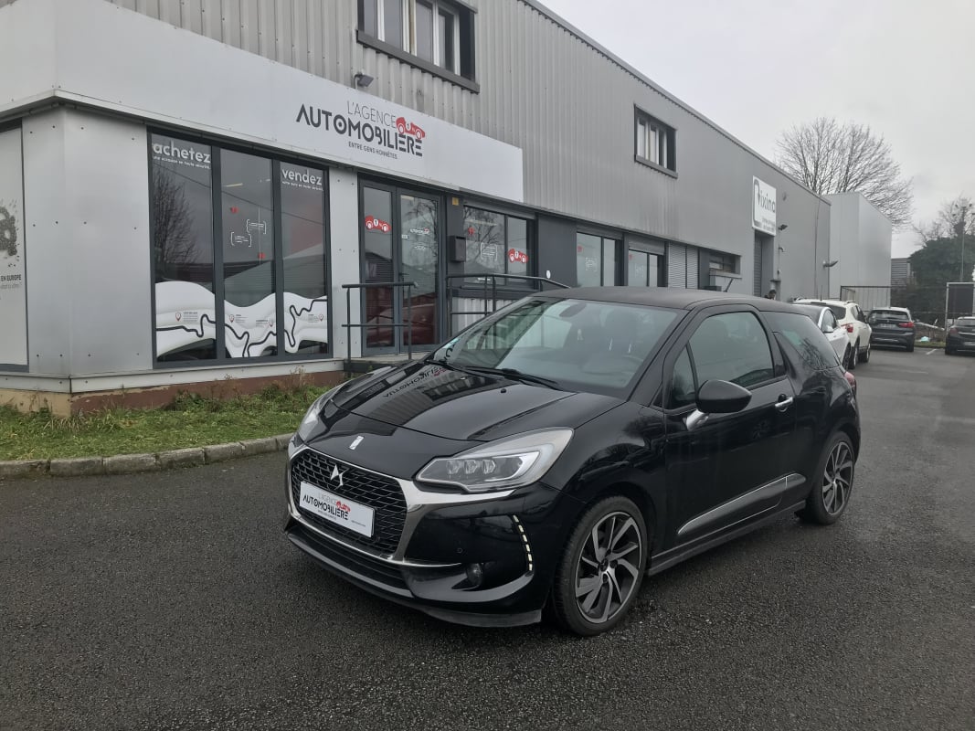 Citroen DS3 1.2 THP PureTech 110 cv BLACK LEZARD — 1