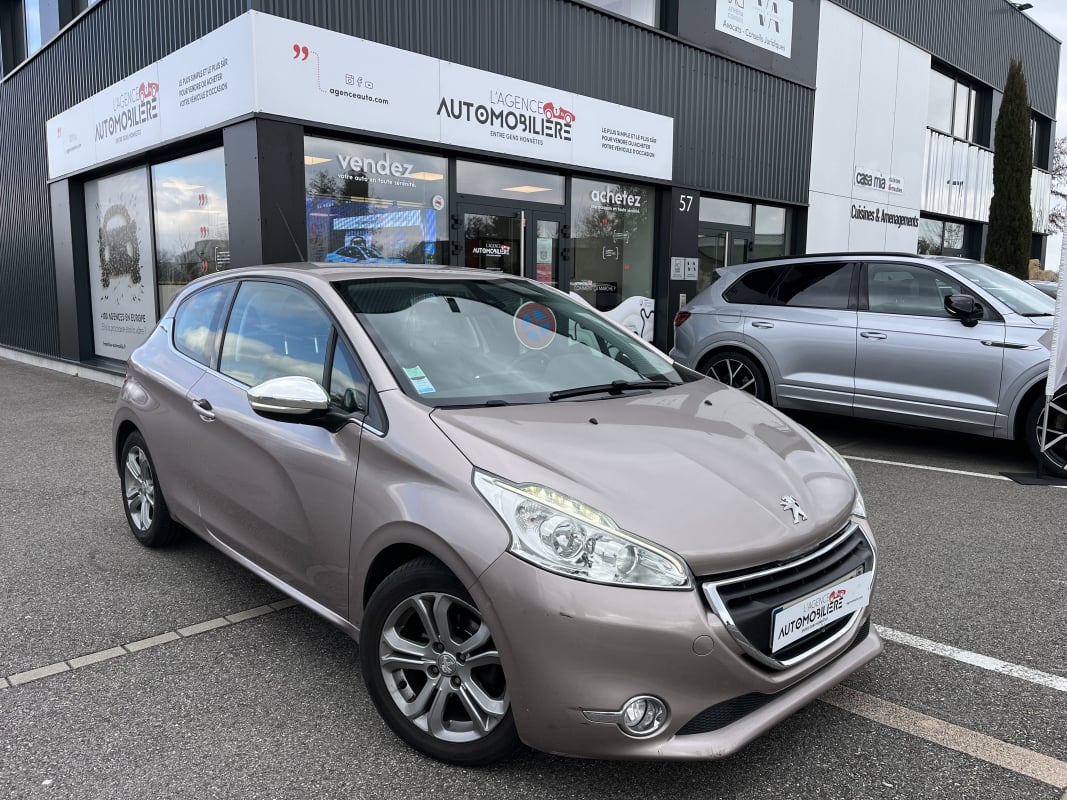 Peugeot 208 1.6 E-HDi 92CV - GARANTIE 12 MOIS — 1