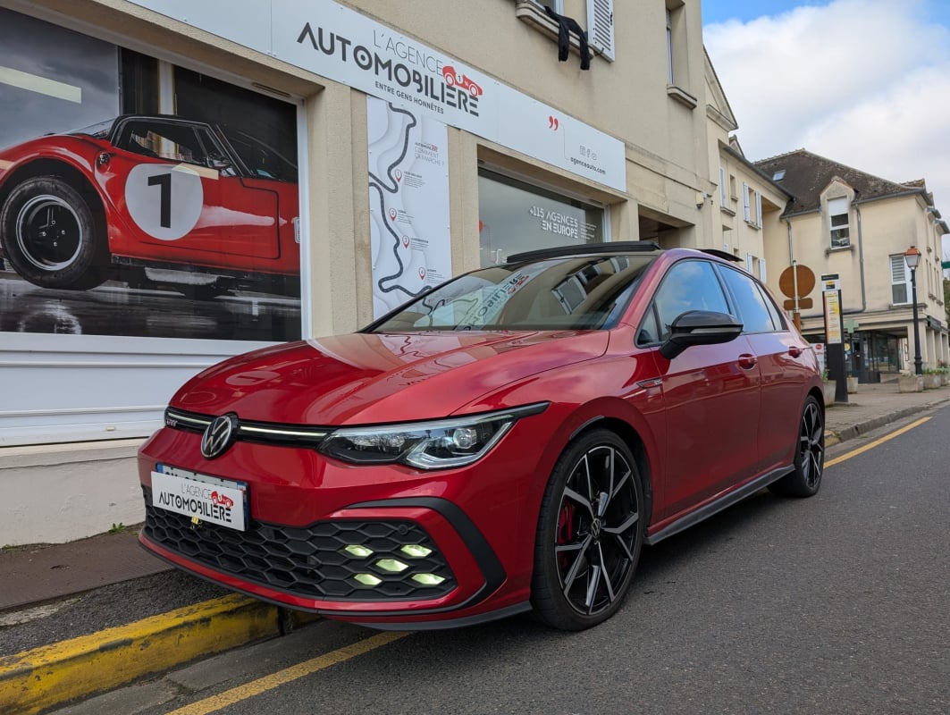 Volkswagen Golf GTI 2.0 TSI 245cv DSG7 + HARMAN KARDON / TOIT OUVRANT / AFFICHAGE TETE HAUTE / VOLANT CHAUFFANT — 1