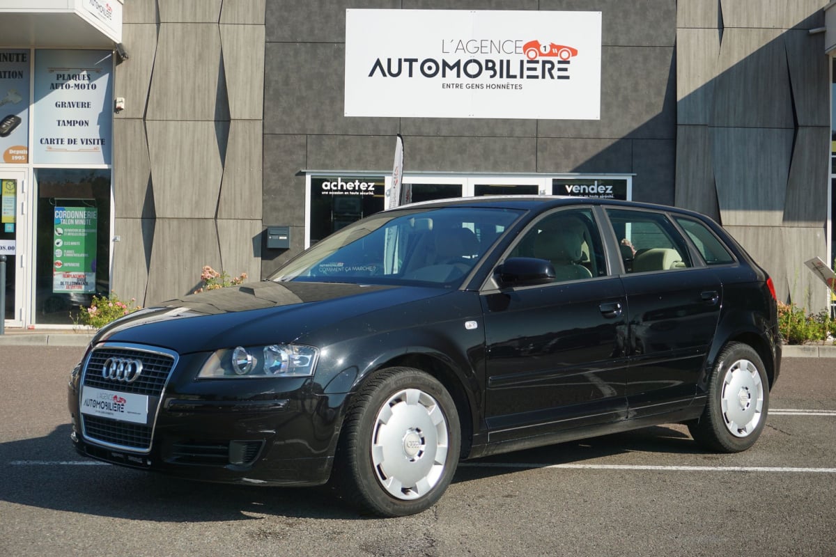 Audi A3 Sportback 1.6 FSi 115 Attraction 1ERE MAIN — 1